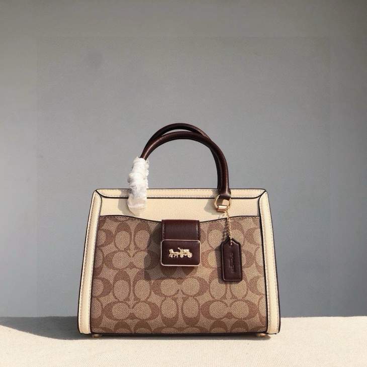 Picture of Coach Handbags _SKUfw233927847fw